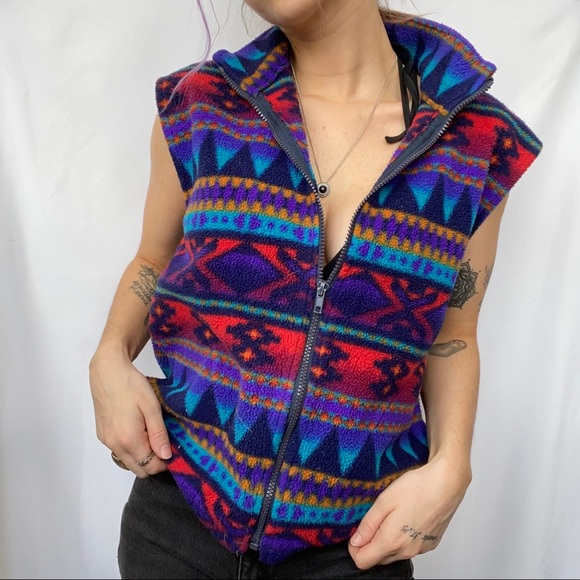 Printed Fleece Zip Up Vest - Picture 6 of 9